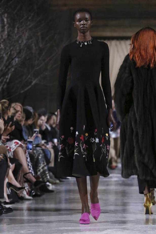 عرض أزياء اوسكار دي لارانتا لموسم خريف وشتاء 2018