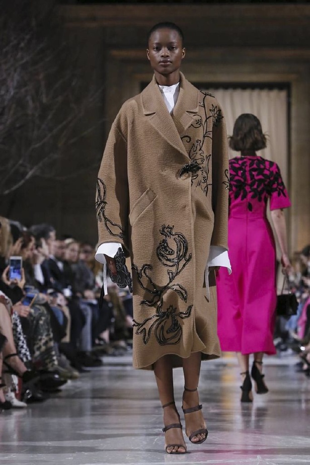 عرض أزياء اوسكار دي لارانتا لموسم خريف وشتاء 2018