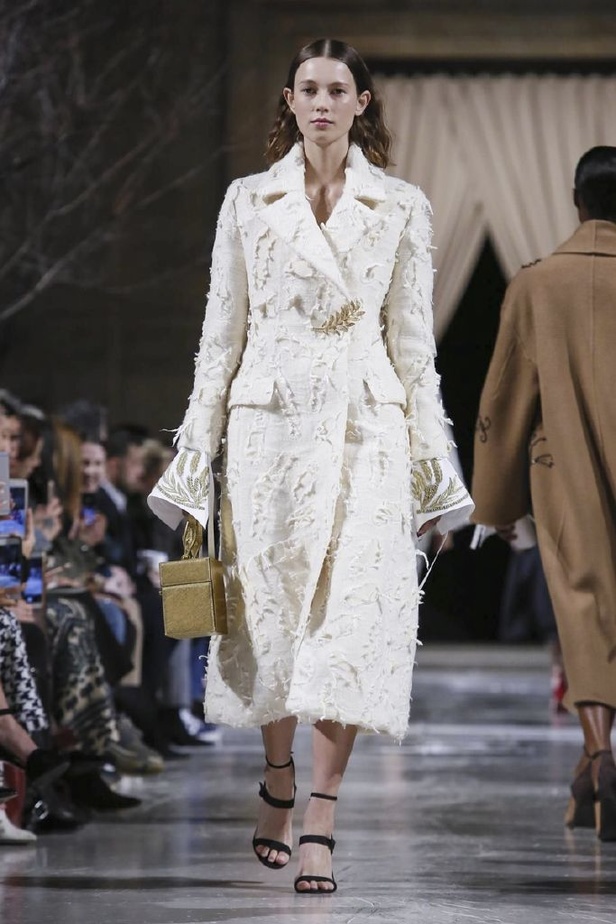 عرض أزياء اوسكار دي لارانتا لموسم خريف وشتاء 2018