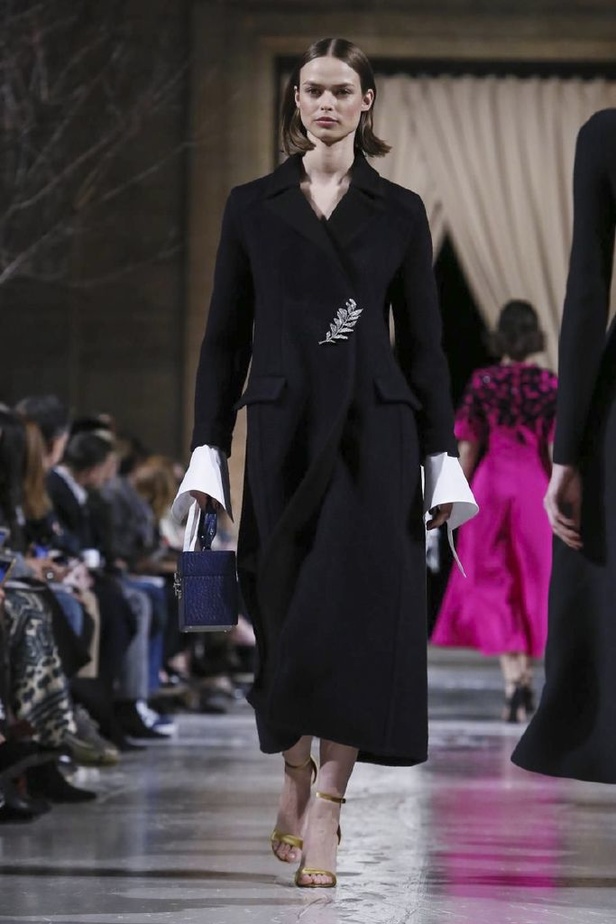 عرض أزياء اوسكار دي لارانتا لموسم خريف وشتاء 2018