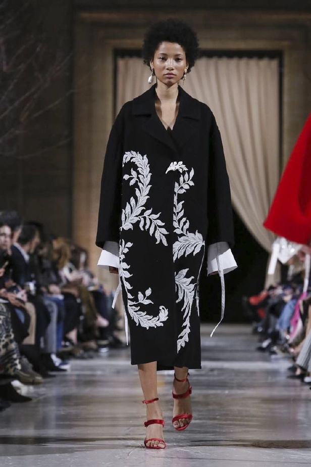 عرض أزياء اوسكار دي لارانتا لموسم خريف وشتاء 2018