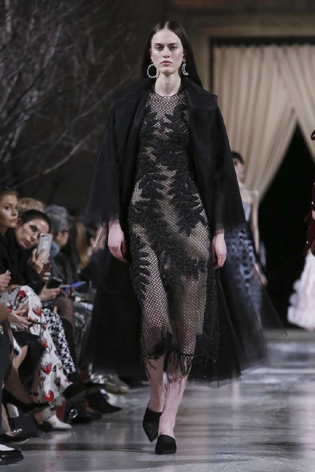 عرض أزياء اوسكار دي لارانتا لموسم خريف وشتاء 2018