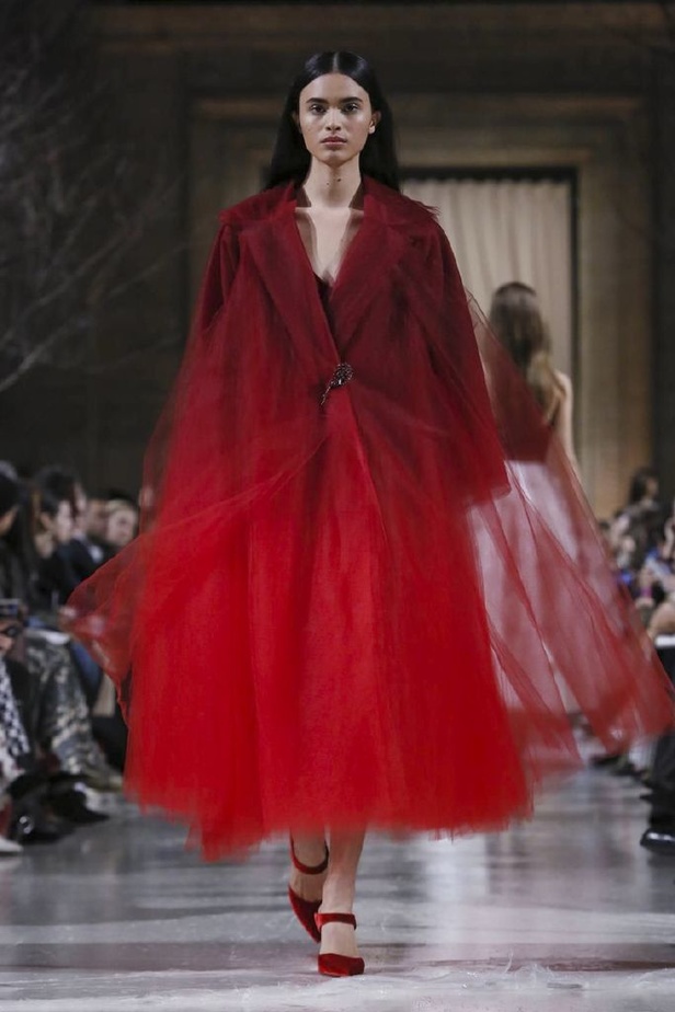 عرض أزياء اوسكار دي لارانتا لموسم خريف وشتاء 2018