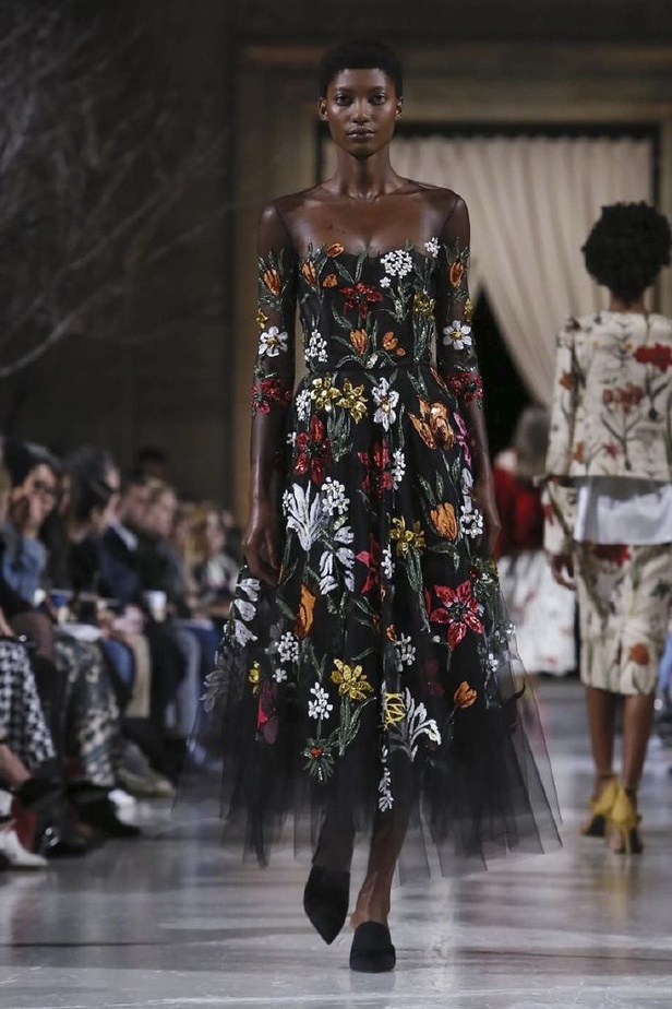 عرض أزياء اوسكار دي لارانتا لموسم خريف وشتاء 2018