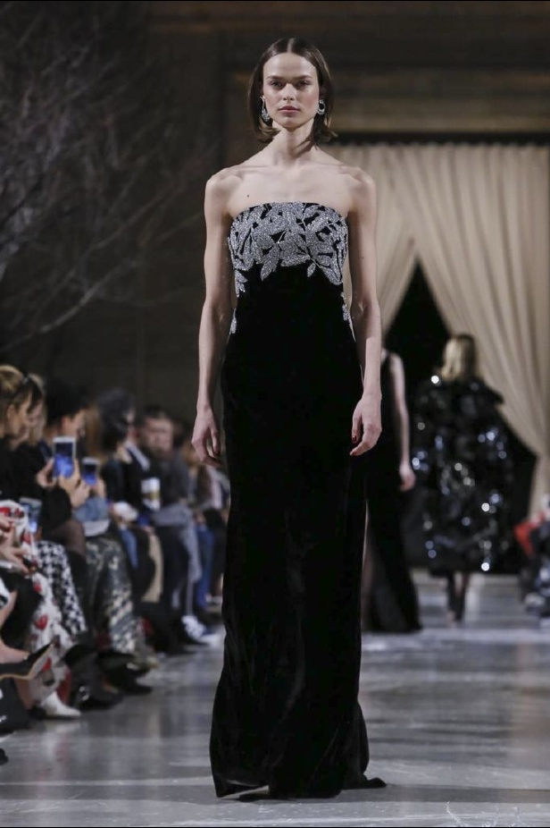 عرض أزياء اوسكار دي لارانتا لموسم خريف وشتاء 2018