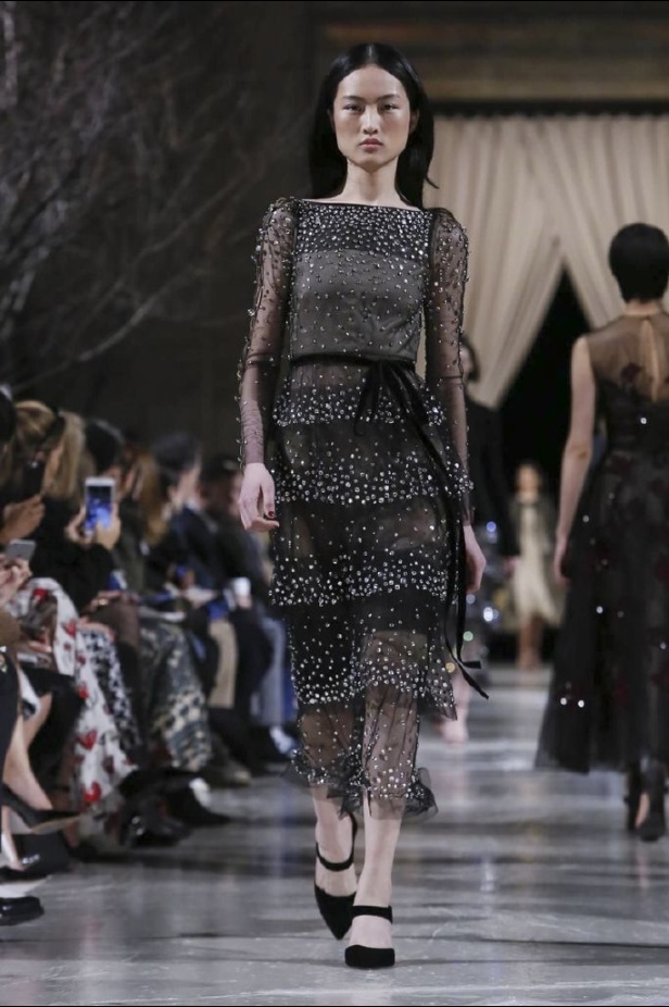 عرض أزياء اوسكار دي لارانتا لموسم خريف وشتاء 2018