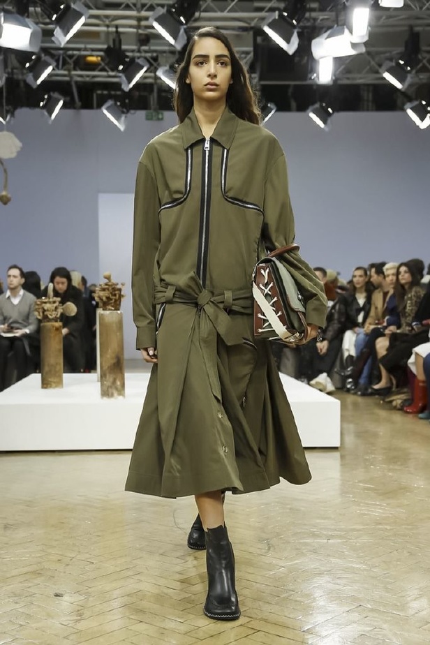 عرض أزياء J.W. ANDERSON لموسم خريف وشتاء2018