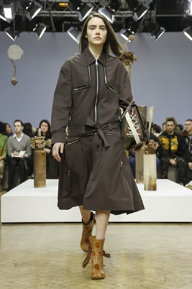 عرض أزياء J.W. ANDERSON لموسم خريف وشتاء2018