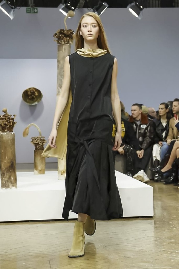 عرض أزياء J.W. ANDERSON لموسم خريف وشتاء2018