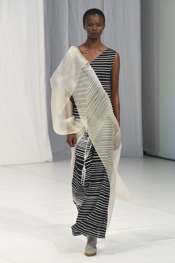 مجموعة Chalayan لخريف و شتاء 2018