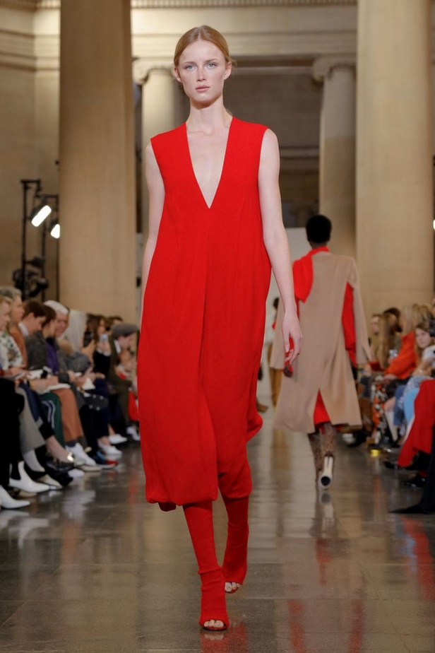 مجموعة فيكتوريا بيكهام لموسم خريف وشتاء 2019-2020