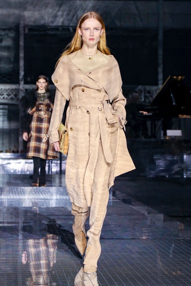 مجموعة بربري لخريف وشتاء 2020-2021 من اسبوع الموضة في لندن