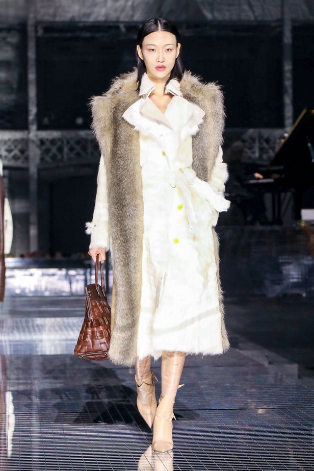 مجموعة بربري لخريف وشتاء 2020-2021 من اسبوع الموضة في لندن