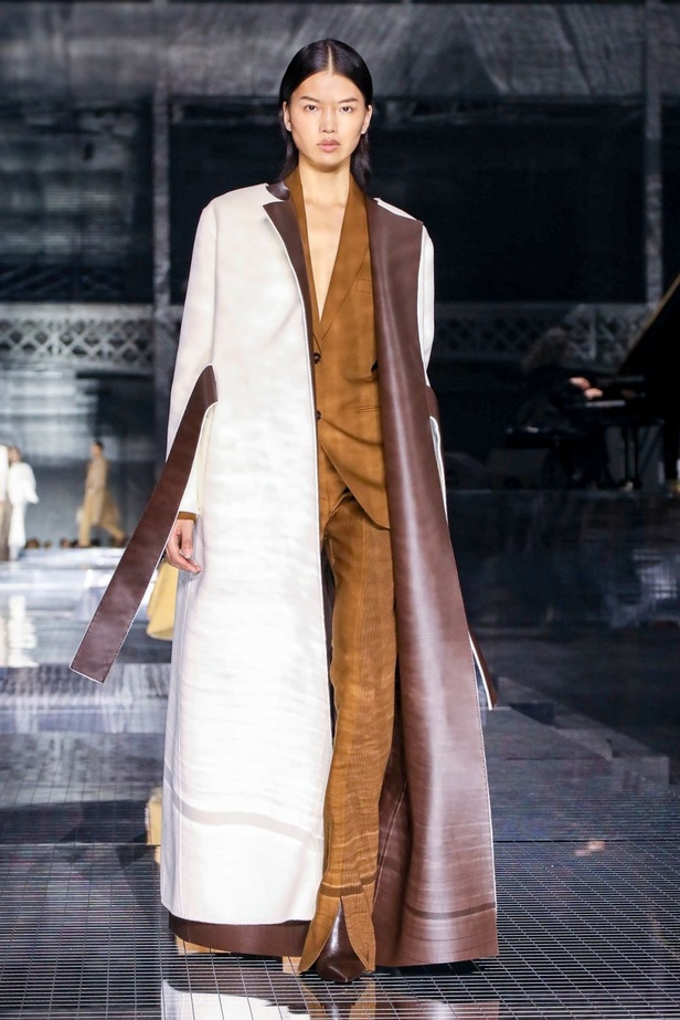 مجموعة بربري لخريف وشتاء 2020-2021 من اسبوع الموضة في لندن