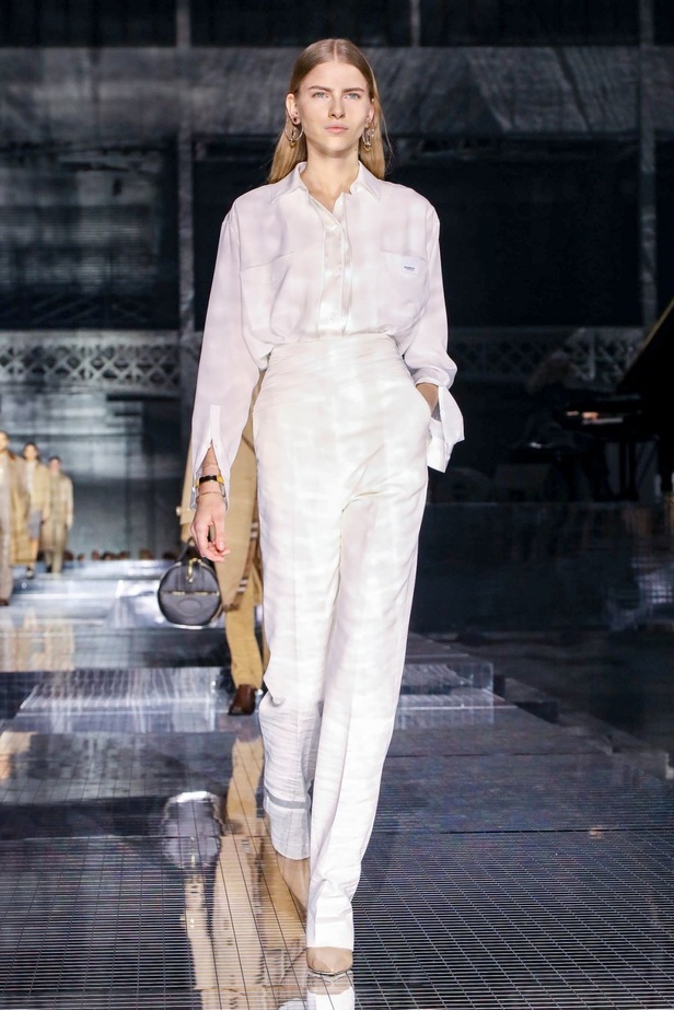 مجموعة بربري لخريف وشتاء 2020-2021 من اسبوع الموضة في لندن