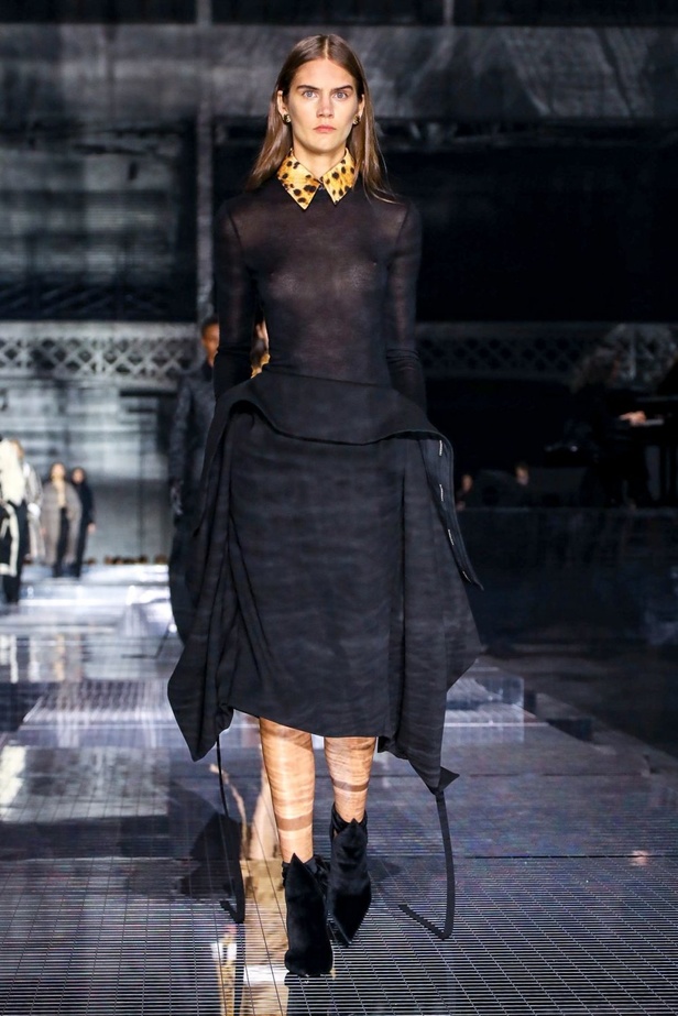 مجموعة بربري لخريف وشتاء 2020-2021 من اسبوع الموضة في لندن