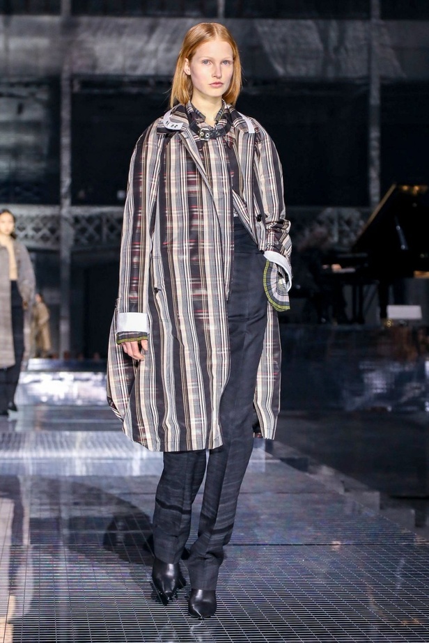 مجموعة بربري لخريف وشتاء 2020-2021 من اسبوع الموضة في لندن