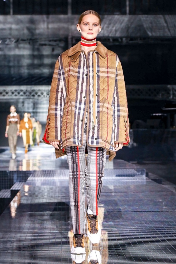 مجموعة بربري لخريف وشتاء 2020-2021 من اسبوع الموضة في لندن