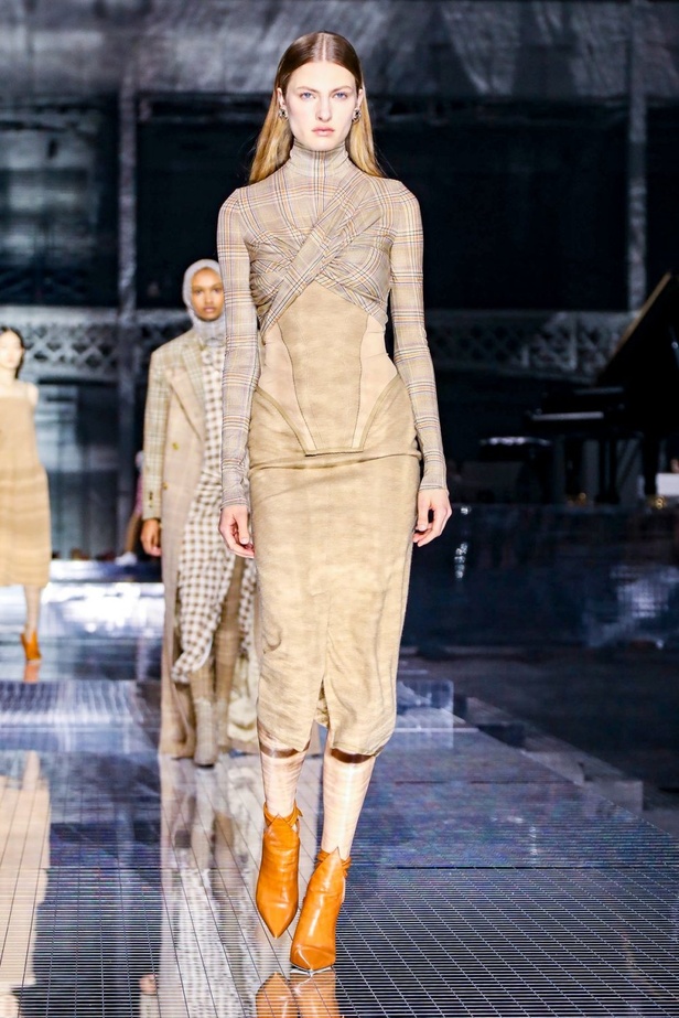 مجموعة بربري لخريف وشتاء 2020-2021 من اسبوع الموضة في لندن