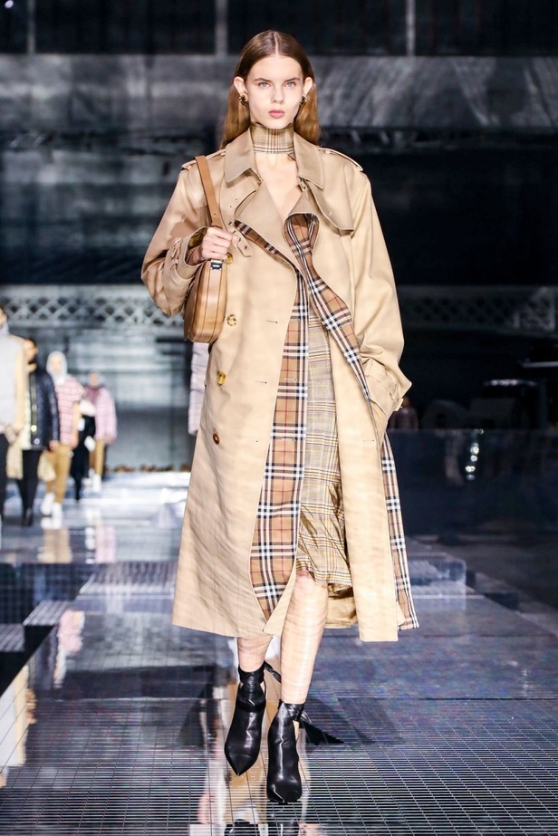 مجموعة بربري لخريف وشتاء 2020-2021 من اسبوع الموضة في لندن