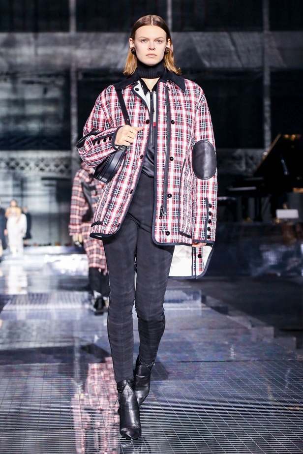 مجموعة بربري لخريف وشتاء 2020-2021 من اسبوع الموضة في لندن