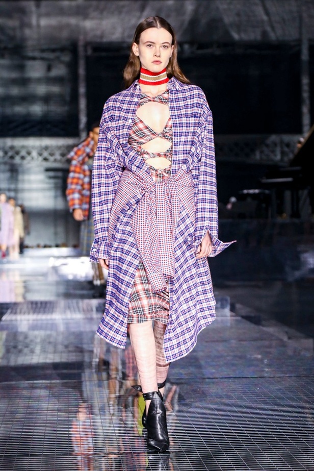 مجموعة بربري لخريف وشتاء 2020-2021 من اسبوع الموضة في لندن