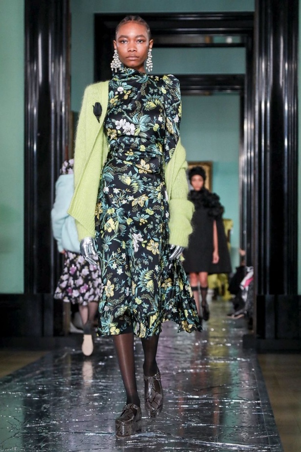 مجموعة erdem للالبسة الجاهزة من اسبوع الموضة في لندن  2020 