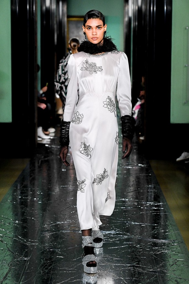 مجموعة erdem للالبسة الجاهزة من اسبوع الموضة في لندن  2020 