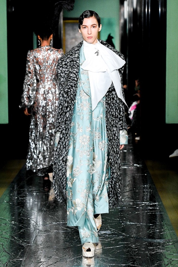 مجموعة erdem للالبسة الجاهزة من اسبوع الموضة في لندن  2020 