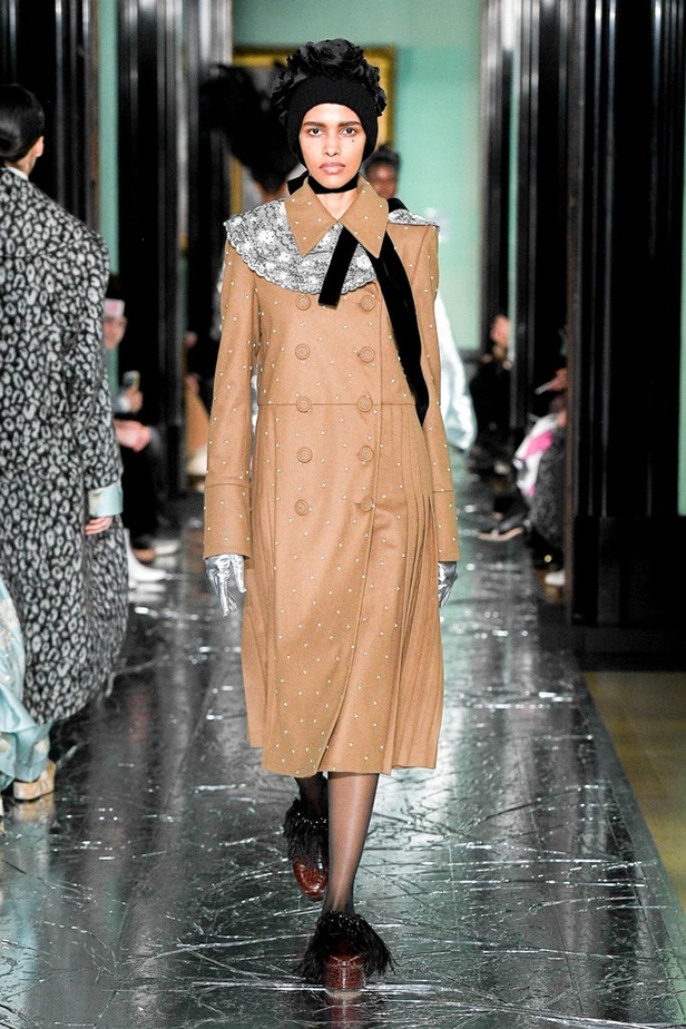 مجموعة erdem للالبسة الجاهزة من اسبوع الموضة في لندن  2020 