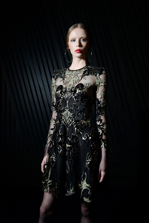 عرض ازياء مجموعة نعيم خان لصيحات موسم خريف وشتاء 2021