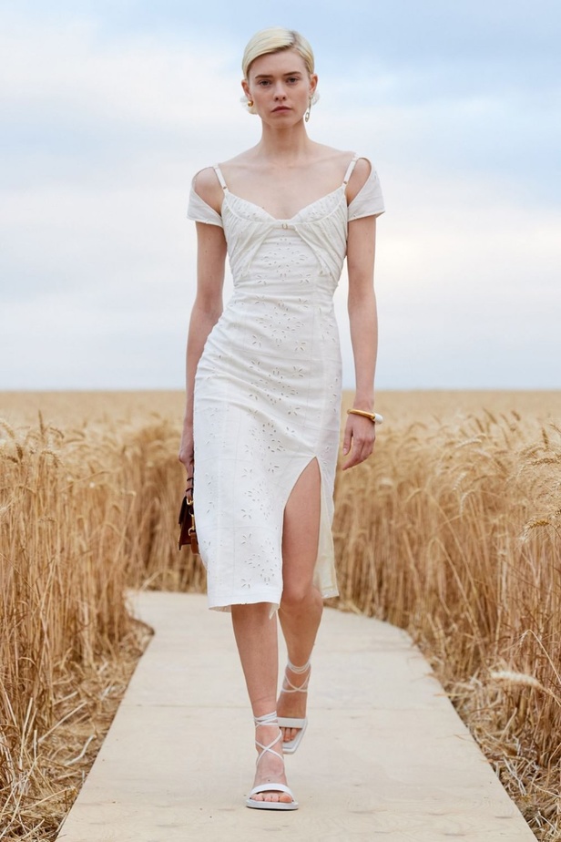 صور عرض ازياء  Jacquemus مجموعة ربيع وصيف 2021