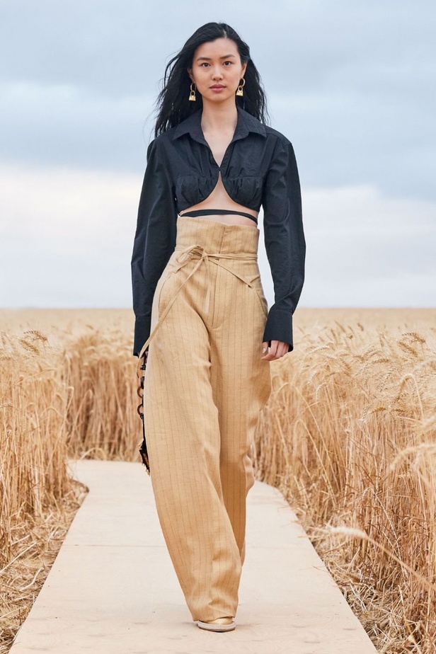 صور عرض ازياء  Jacquemus مجموعة ربيع وصيف 2021