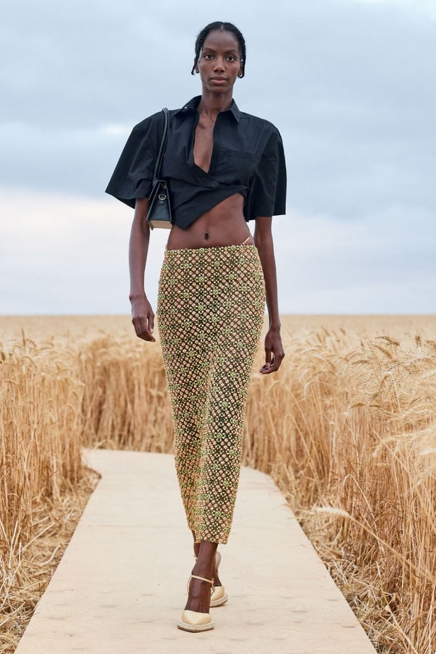 صور عرض ازياء  Jacquemus مجموعة ربيع وصيف 2021
