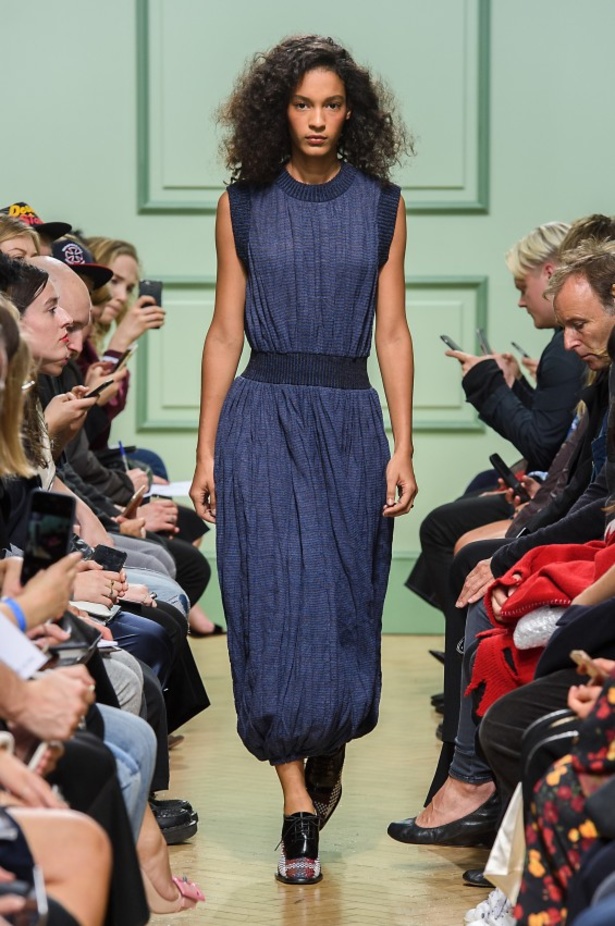 مجموعة J.W.Anderson في اسبوع لندن للموضة