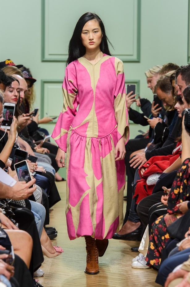 مجموعة J.W.Anderson في اسبوع لندن للموضة