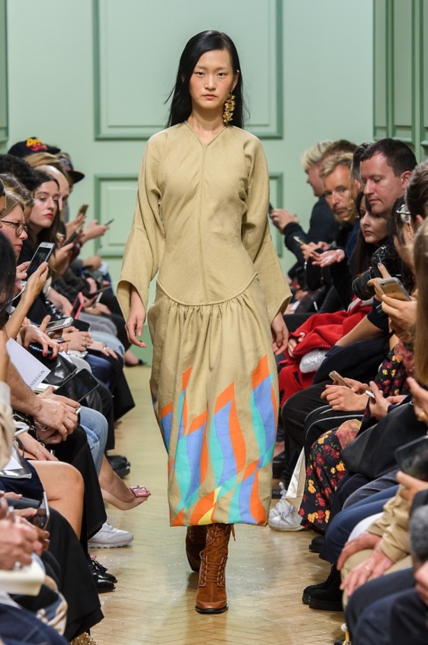مجموعة J.W.Anderson في اسبوع لندن للموضة