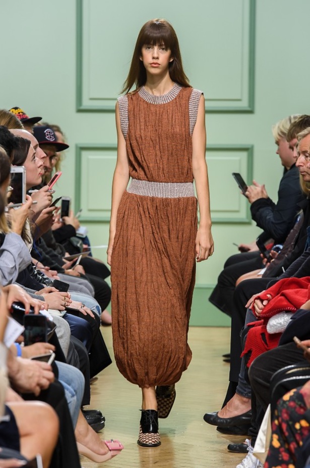 مجموعة J.W.Anderson في اسبوع لندن للموضة