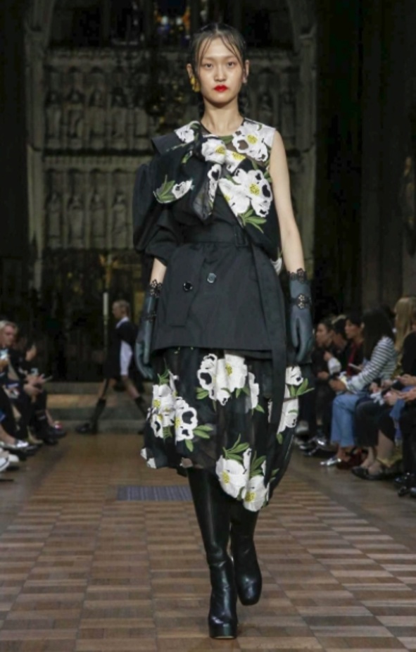 مجموعة Simone Rocha للأزياء الجاهزة لربيع وصيف 2017 !