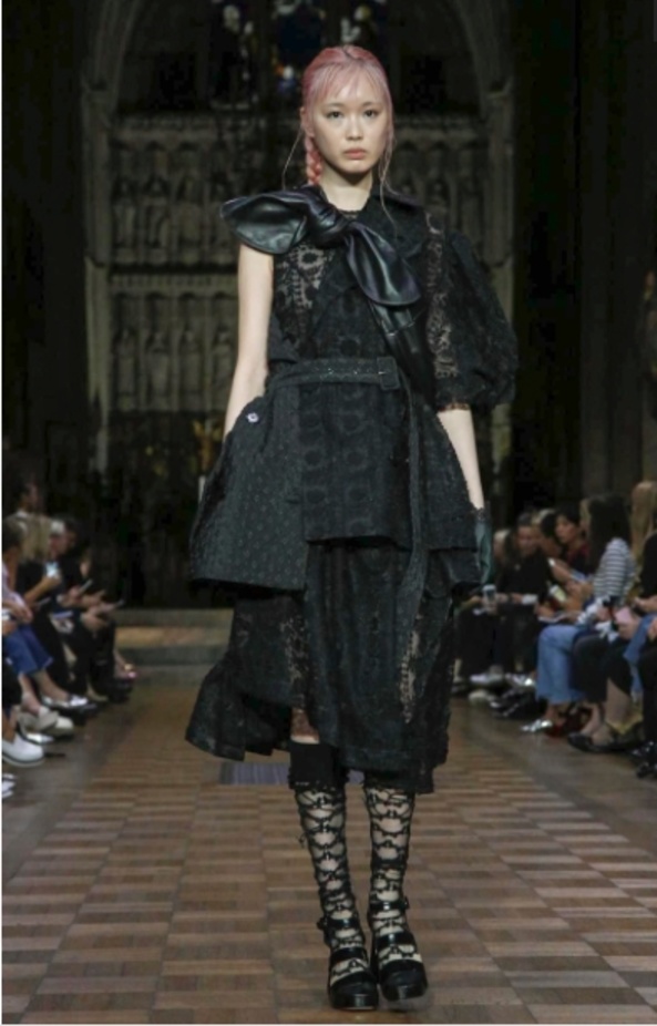 مجموعة Simone Rocha للأزياء الجاهزة لربيع وصيف 2017 !