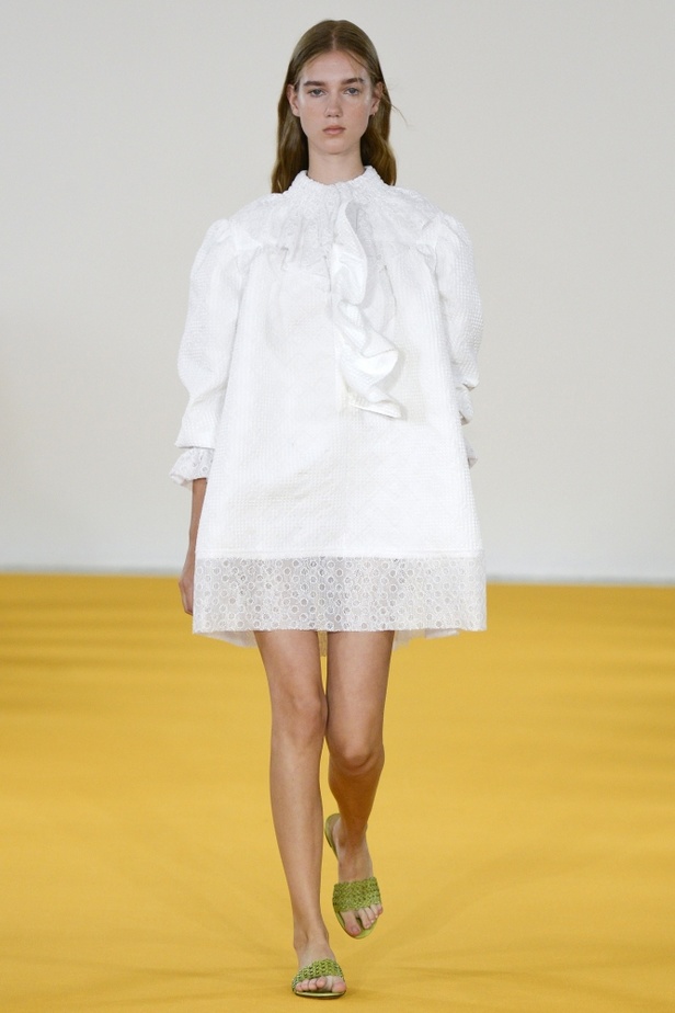 مجموعة Emilia Wickstead لربيع وصيف 2017