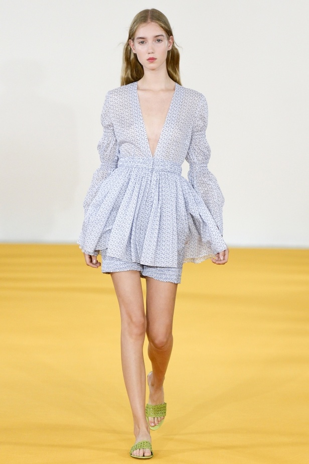 مجموعة Emilia Wickstead لربيع وصيف 2017