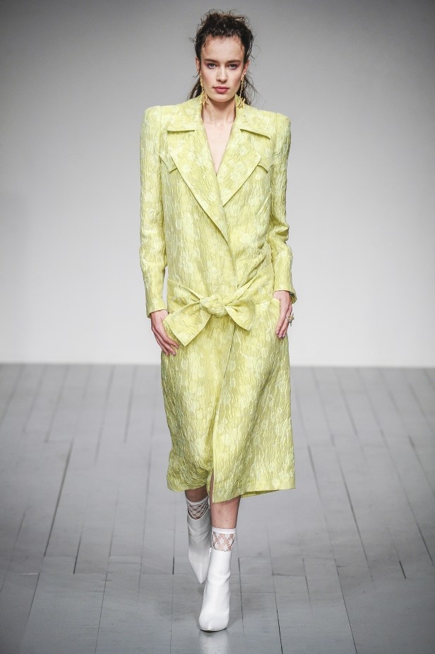 لوحة من الالوان الصيفية في مجموعة Paul Costelloe لربيع وصيف 2019