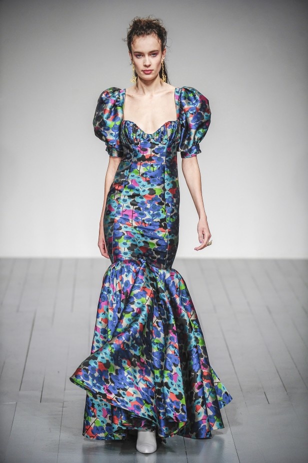 لوحة من الالوان الصيفية في مجموعة Paul Costelloe لربيع وصيف 2019