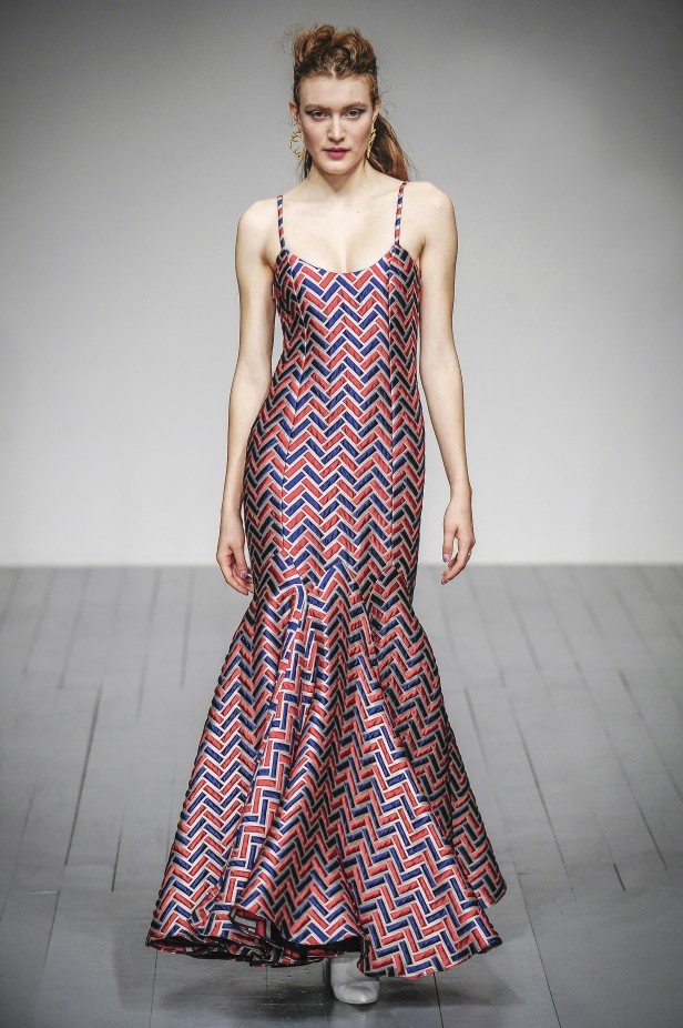 لوحة من الالوان الصيفية في مجموعة Paul Costelloe لربيع وصيف 2019