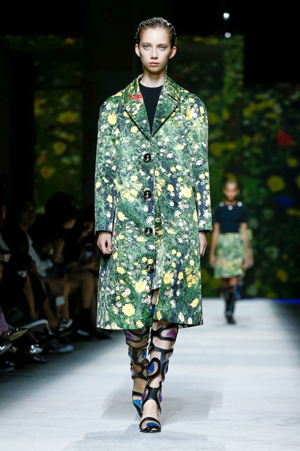 اسبوع الموضة في لندن 2019 أزياء CHRISTOPHER KANE الفاخرة لربيع وصيف 2020