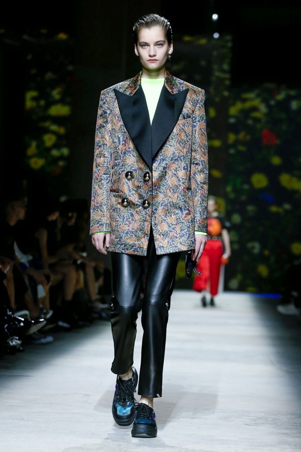 اسبوع الموضة في لندن 2019 أزياء CHRISTOPHER KANE الفاخرة لربيع وصيف 2020