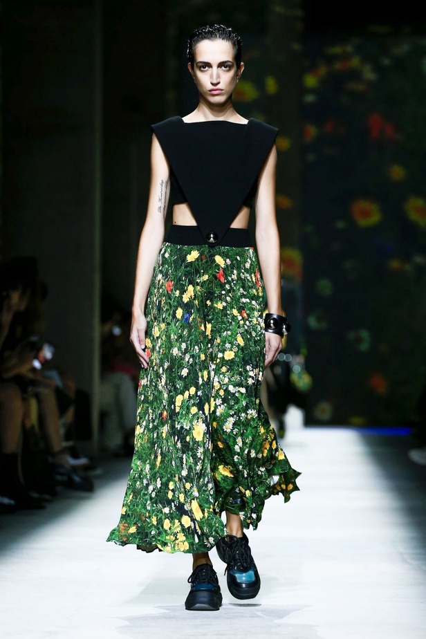 اسبوع الموضة في لندن 2019 أزياء CHRISTOPHER KANE الفاخرة لربيع وصيف 2020