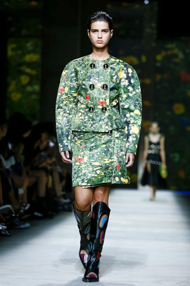 اسبوع الموضة في لندن 2019 أزياء CHRISTOPHER KANE الفاخرة لربيع وصيف 2020