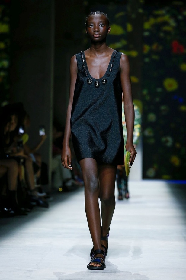 اسبوع الموضة في لندن 2019 أزياء CHRISTOPHER KANE الفاخرة لربيع وصيف 2020